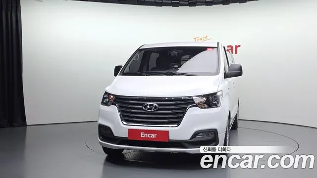Hyundai Starex 2020 — фото 3