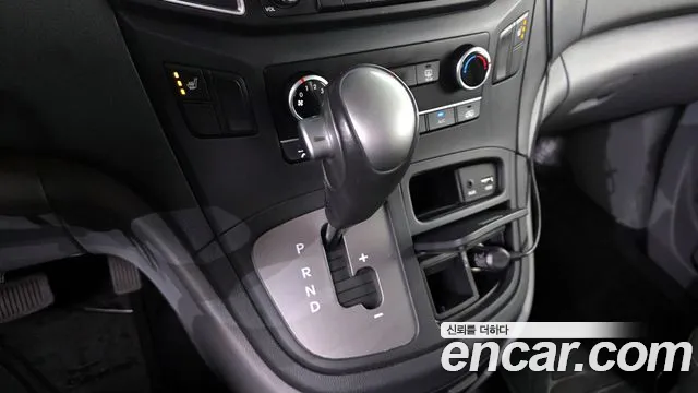 Hyundai Starex 2020 — фото 9