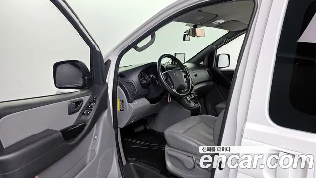 Hyundai Starex 2020 — фото 10