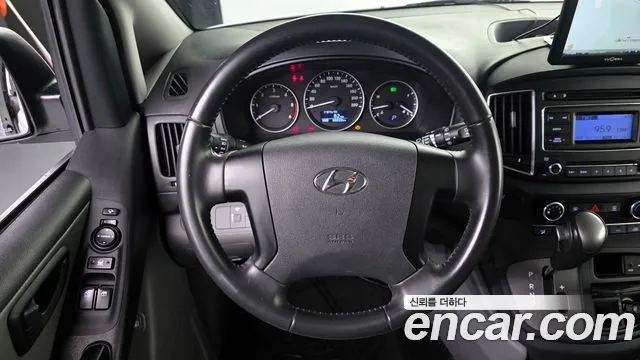 Hyundai Starex 2020 — фото 17