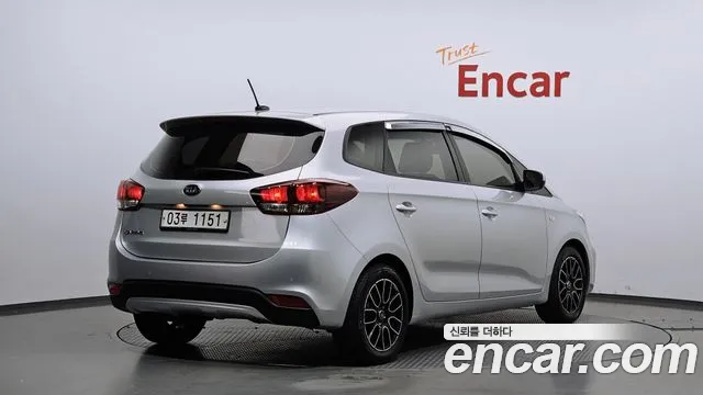 Kia Carens 2018 — фото 2
