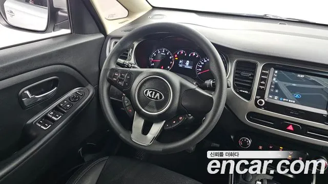 Kia Carens 2018 — фото 13