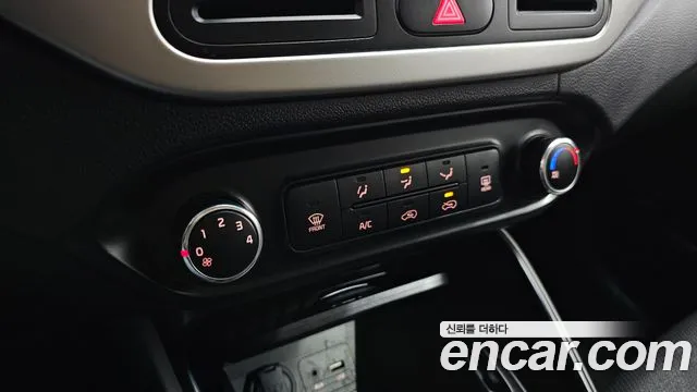 Kia Carens 2018 — фото 18
