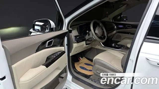 Kia Canival 2023 — фото 10