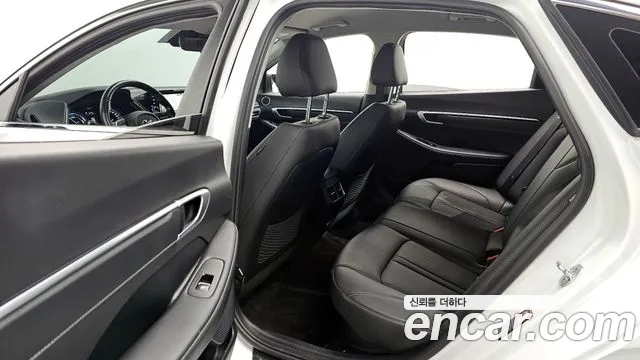 Hyundai Sonata 2022 — фото 12