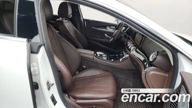 Mercedes-Benz CLS-Class 2019 — фото 11
