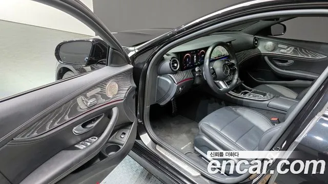 Mercedes-Benz E-Class 2023 — фото 10