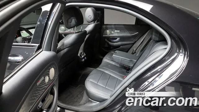 Mercedes-Benz E-Class 2023 — фото 11