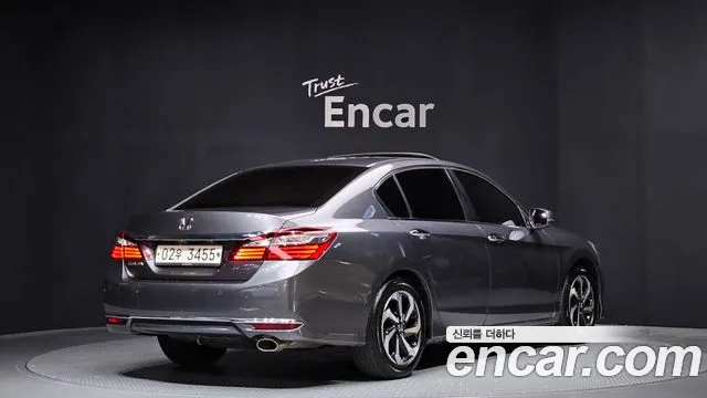 Honda Accord 2017 — фото 2