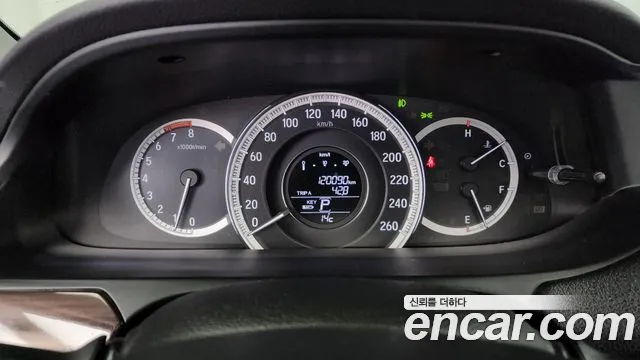 Honda Accord 2017 — фото 8
