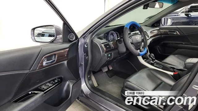 Honda Accord 2017 — фото 10