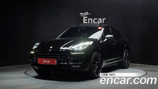 Porsche Macan 2018 — фото 1