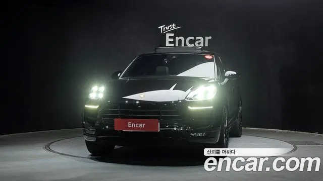 Porsche Macan 2018 — фото 3