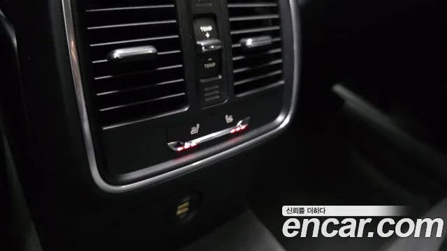 Porsche Macan 2018 — фото 18