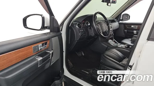 Land Rover Discovery 2016 — фото 10