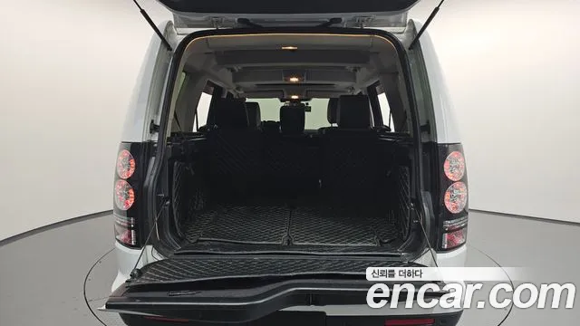 Land Rover Discovery 2016 — фото 20
