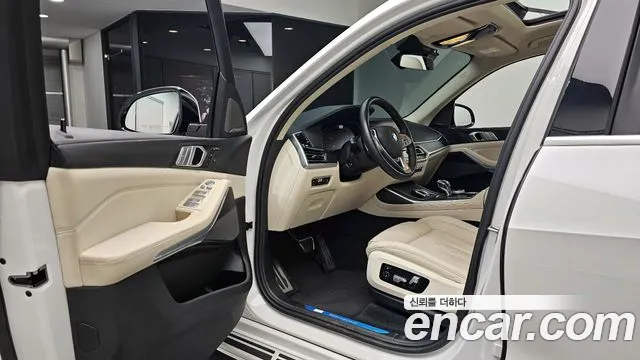 BMW X7 2021 — фото 10