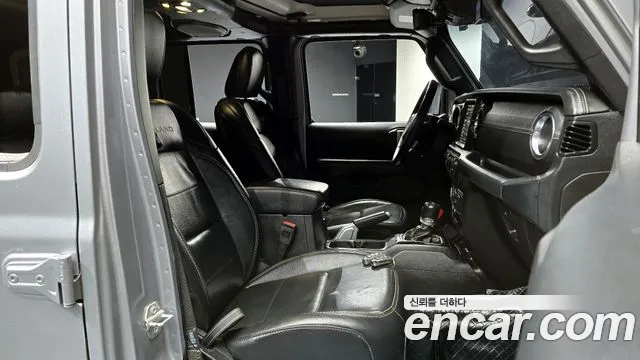 Jeep Wrangler 2019 — фото 10