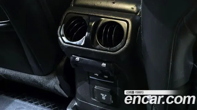 Jeep Wrangler 2019 — фото 18