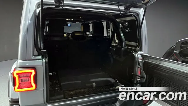 Jeep Wrangler 2019 — фото 20