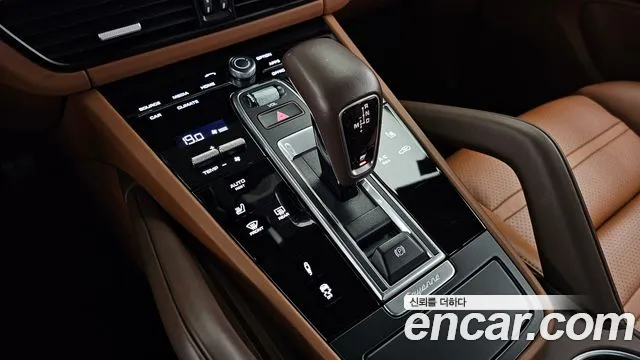 Porsche Cayenne 2020 — фото 9