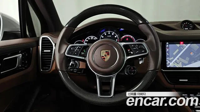Porsche Cayenne 2020 — фото 13