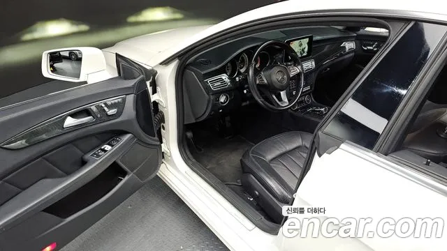 Mercedes-Benz CLS-Class 2016 — фото 11