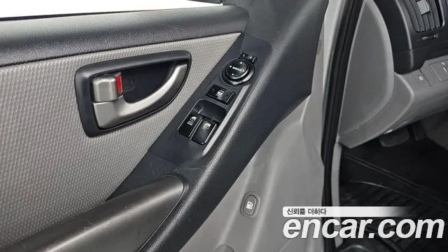 Hyundai Starex 2009 — фото 17