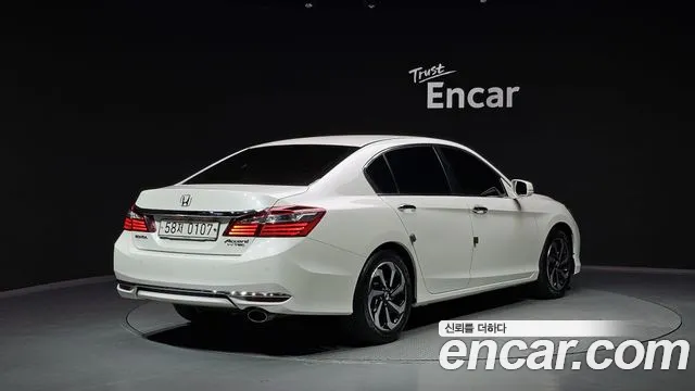 Honda Accord 2016 — фото 2