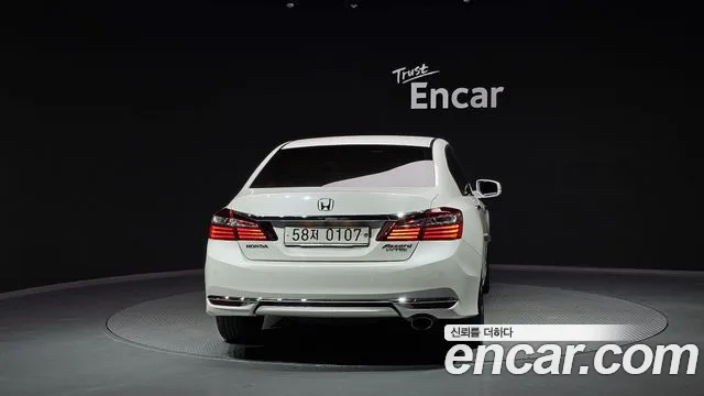 Honda Accord 2016 — фото 4