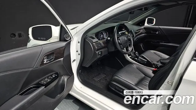 Honda Accord 2016 — фото 11