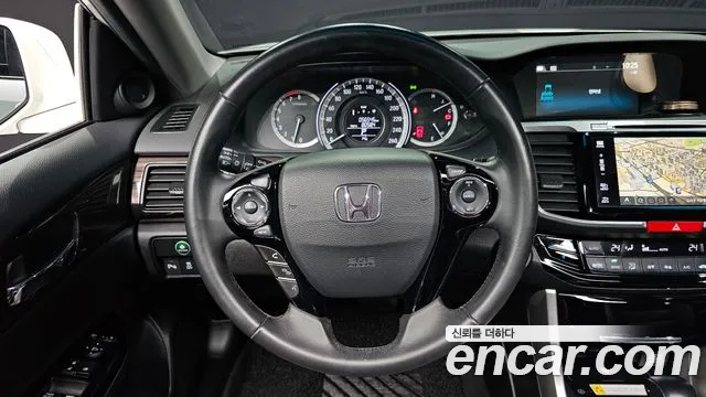 Honda Accord 2016 — фото 13