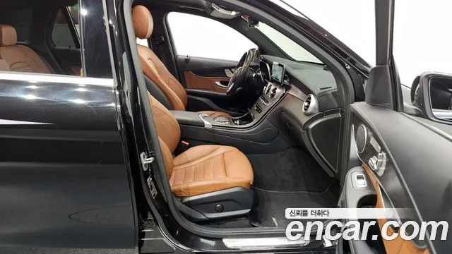 Mercedes-Benz GLC-Class 2022 — фото 11