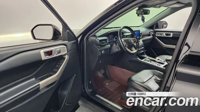 Ford Explorer 2020 — фото 10