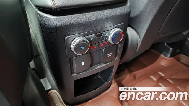 Ford Explorer 2020 — фото 18