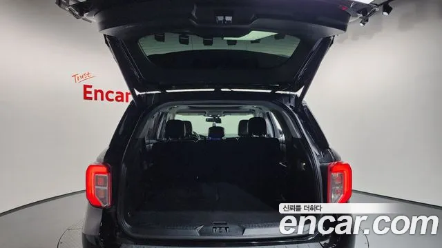 Ford Explorer 2020 — фото 20