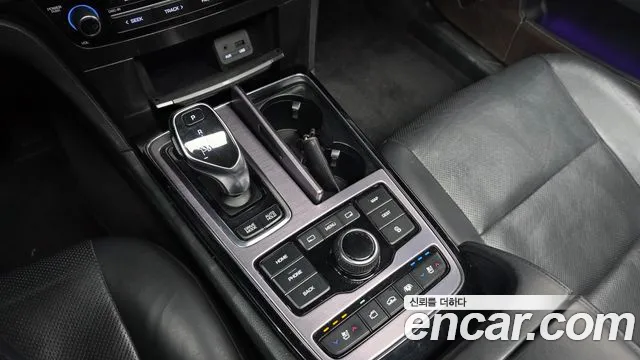 Hyundai Equus 2014 — фото 9