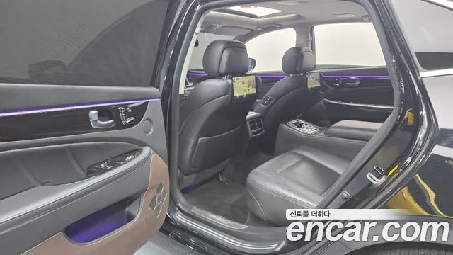 Hyundai Equus 2014 — фото 12