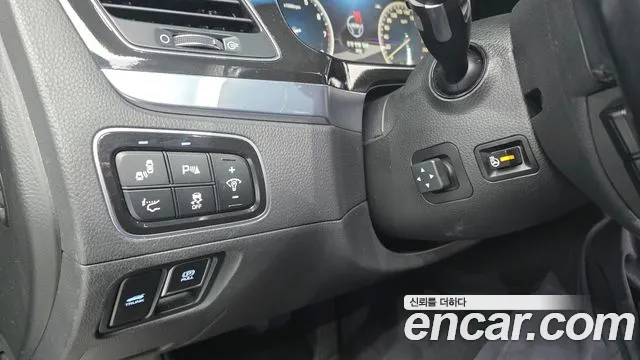 Hyundai Equus 2014 — фото 17