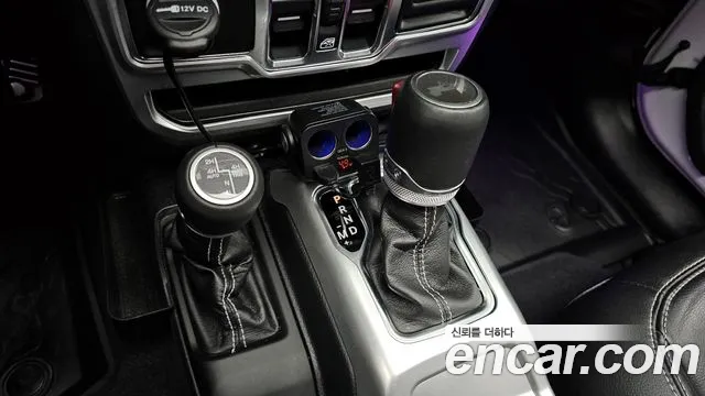 Jeep Wrangler 2023 — фото 9