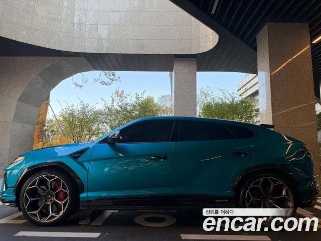 Lamborghini Urus 2023 — фото 2