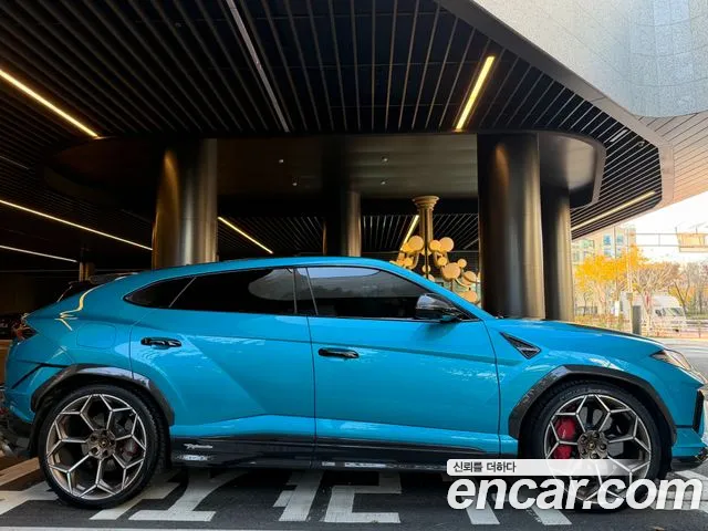 Lamborghini Urus 2023 — фото 3