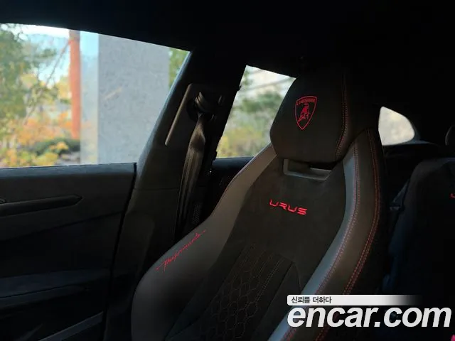 Lamborghini Urus 2023 — фото 16