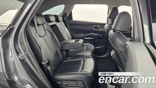 Kia Sorento 2023 — фото 12