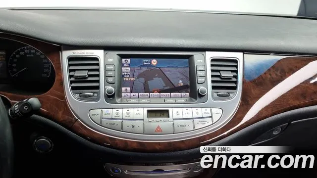 Hyundai Genesis 2010 — фото 15