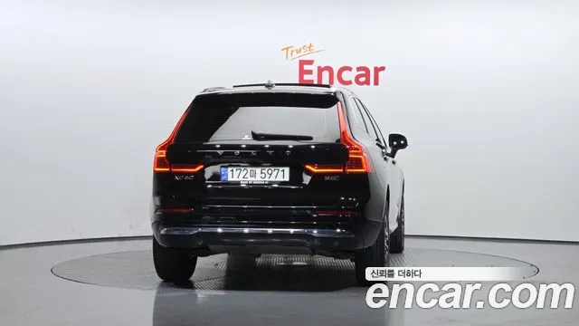 Volvo XC60 2022 — фото 4
