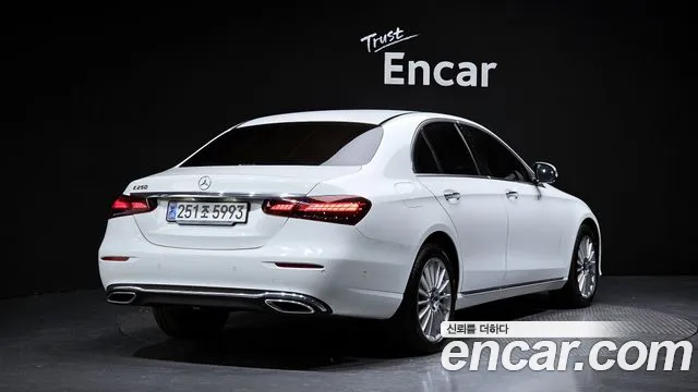 Mercedes-Benz E-Class 2023 — фото 2