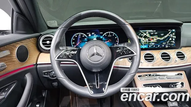 Mercedes-Benz E-Class 2023 — фото 13