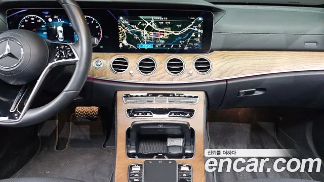 Mercedes-Benz E-Class 2023 — фото 14