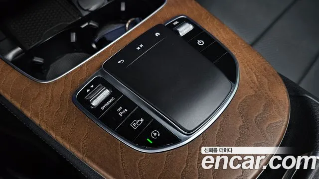 Mercedes-Benz E-Class 2023 — фото 18